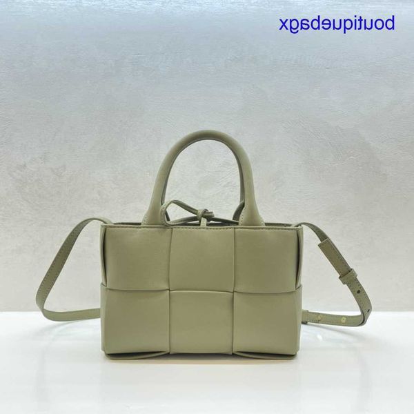 luxury bottegss venetss arco evening bags online store bag high tote 2023 mini fashion new woven sense shoulder cross-body leather with logo
luxury bottegss venetss arco evening bags online store bag high tote 2023 mini fashion new woven sense shoulder cross-body leather with logo