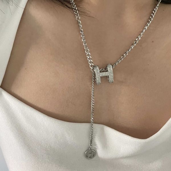 necklaces strands strings h-letter pendant necklace light luxury niche flash diamond micro inlaid versatile clavicle chain korean net red sw, Silver
necklaces strands strings h-letter pendant necklace light luxury niche flash diamond micro inlaid versatile clavicle chain korean net red sw, Silver
