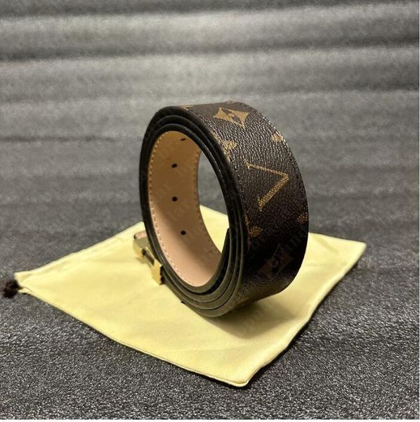 new fashion belts designer design men women belt casual pants jeans smooth buckle belt holiday gifts with bag, Black;brown
new fashion belts designer design men women belt casual pants jeans smooth buckle belt holiday gifts with bag, Black;brown