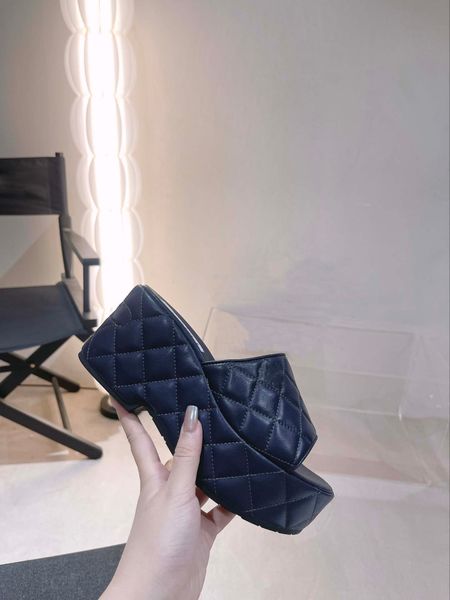 2023 women's luxury designer sandals thick sole slippers fashion summer sandalsspecial price sandals good quality designer slide, Black
2023 women's luxury designer sandals thick sole slippers fashion summer sandalsspecial price sandals good quality designer slide, Black
