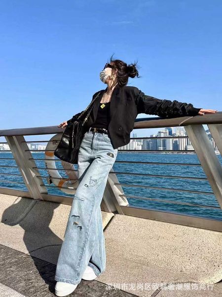 xiaoxiang family flocked embroidered denim pants women's 1 to 1 quality 23 years, White;black
xiaoxiang family flocked embroidered denim pants women's 1 to 1 quality 23 years, White;black