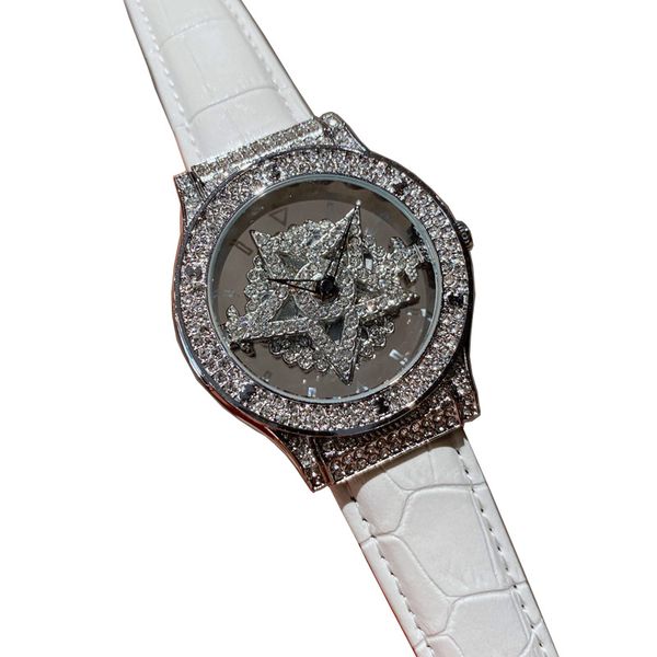 fashion men's watch with rotatable dial 41mm leather strap diamond brand designer man watches crystal analog wristwatches for mens vale, Slivery;brown
fashion men's watch with rotatable dial 41mm leather strap diamond brand designer man watches crystal analog wristwatches for mens vale, Slivery;brown