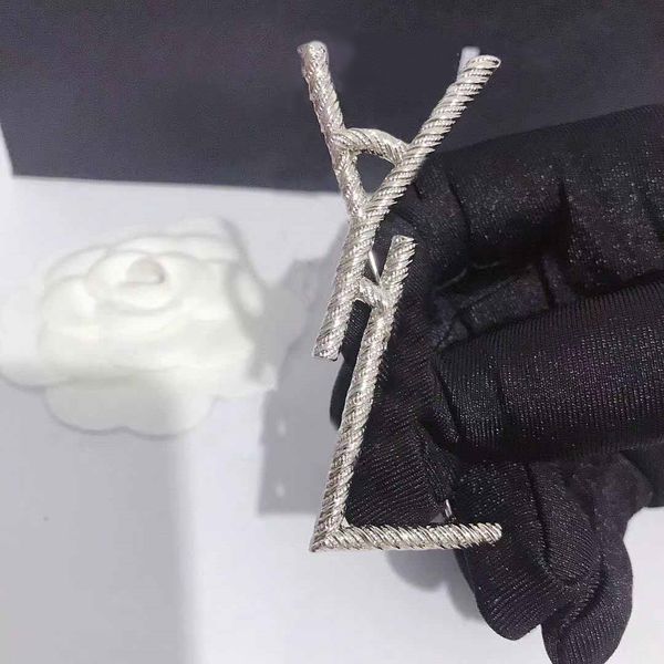 charm designer brooch for women mens silver broochs letters luxurys brooch brand pins gold attractive jewelry stainless steel brooch, Gray
charm designer brooch for women mens silver broochs letters luxurys brooch brand pins gold attractive jewelry stainless steel brooch, Gray