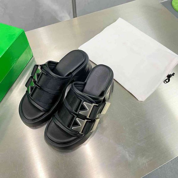 luxury designer slippers with thick soles and sliding wedges, sporty style, solid color summer women's sliding platform embroidered lea, Black
luxury designer slippers with thick soles and sliding wedges, sporty style, solid color summer women's sliding platform embroidered lea, Black