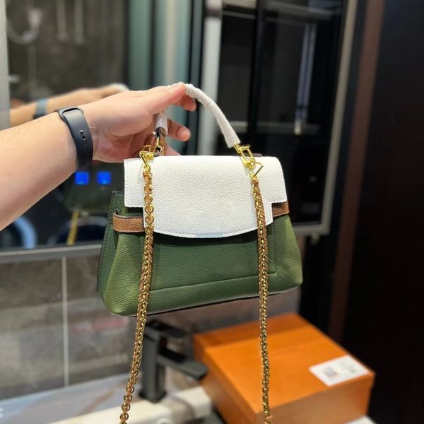 fashion bag designer bag elegant delicate chain bag fashion temperament can be portable can be cross-body bag
fashion bag designer bag elegant delicate chain bag fashion temperament can be portable can be cross-body bag