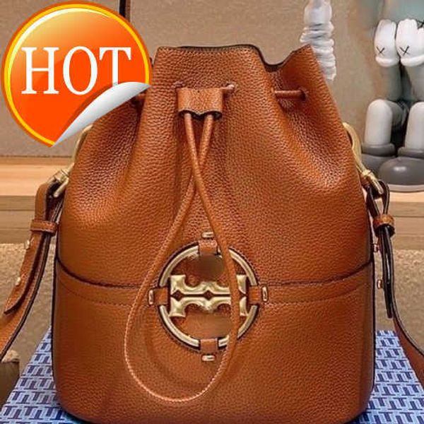 luxury brand designer handbags shoulder bags crossbody bag tote new fashion classic texture leather roundabout bucket bag gift box packaging 
luxury brand designer handbags shoulder bags crossbody bag tote new fashion classic texture leather roundabout bucket bag gift box packaging