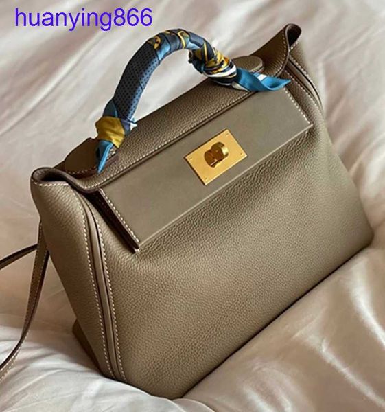 herms's 2424 women's bag 2023 model 2424 head layer lychee grain cow leather fashion versatile shoulder hand category
herms's 2424 women's bag 2023 model 2424 head layer lychee grain cow leather fashion versatile shoulder hand category