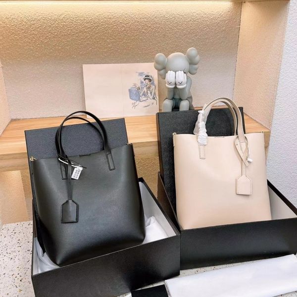 designer bag out of the street must-have fashion trend shopping bag new design handbag crossbody bag
designer bag out of the street must-have fashion trend shopping bag new design handbag crossbody bag