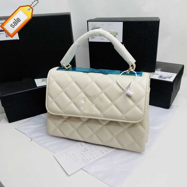 luxury women's brand designer hand bill shoulder bags 2023 new fashion ringer handbags portable cross-body bag gift box packaging facto
luxury women's brand designer hand bill shoulder bags 2023 new fashion ringer handbags portable cross-body bag gift box packaging facto