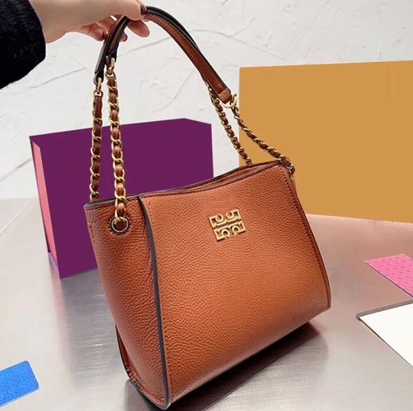 designer chain shoulder bag lady crossbody purse handbag purse genuine leather fashion hollow out gold metal letters removable long strap wo
designer chain shoulder bag lady crossbody purse handbag purse genuine leather fashion hollow out gold metal letters removable long strap wo