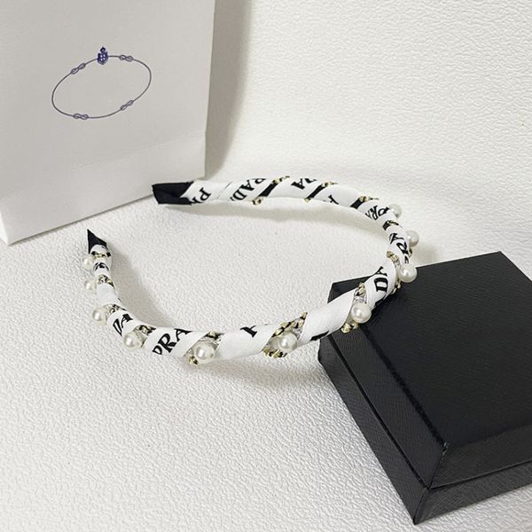 fashion hair hoop popular brand designer head scarf high-end design hairpin hand woven cloth nail bead headband senior sense hair accessorie
fashion hair hoop popular brand designer head scarf high-end design hairpin hand woven cloth nail bead headband senior sense hair accessorie