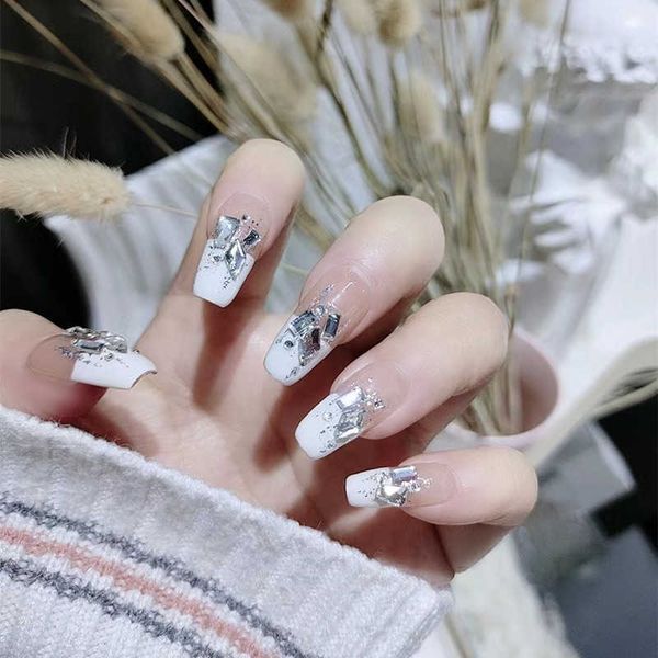 false nails b582 luxury french fashion pure desire long trapezoidal wearing white piled diamond piece 230317, Red;gold
false nails b582 luxury french fashion pure desire long trapezoidal wearing white piled diamond piece 230317, Red;gold