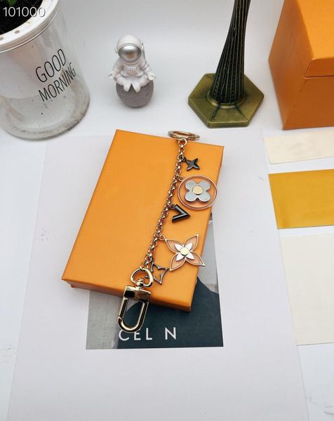 2023 new chain flower men039s and women039s key ring belt original box3896439, Silver
2023 new chain flower men039s and women039s key ring belt original box3896439, Silver