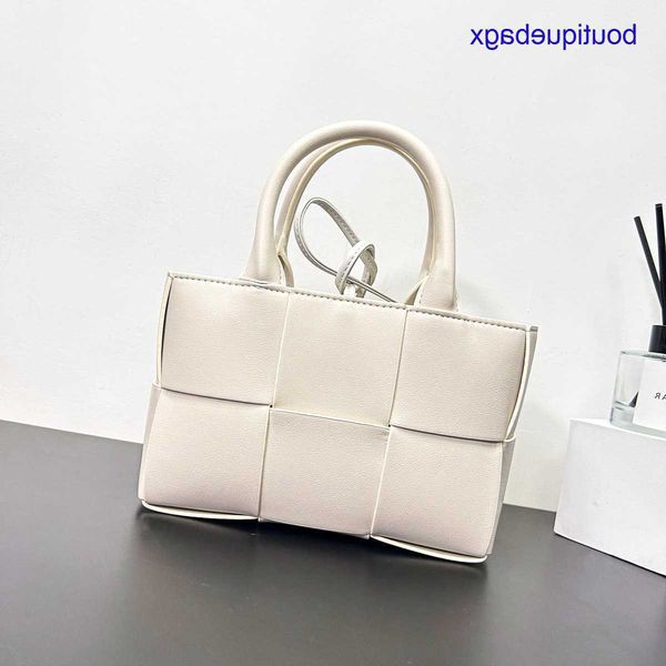 luxury bottegss venetss arco evening bags online store large 2023 texture new winter bag autumn and woven tote women's leather cap with
luxury bottegss venetss arco evening bags online store large 2023 texture new winter bag autumn and woven tote women's leather cap with