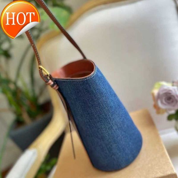 luxury brand designer handbags single shoulder bags cross-body tote 2023 women's new fashion all-in-one texture large capacity bucket f
luxury brand designer handbags single shoulder bags cross-body tote 2023 women's new fashion all-in-one texture large capacity bucket f