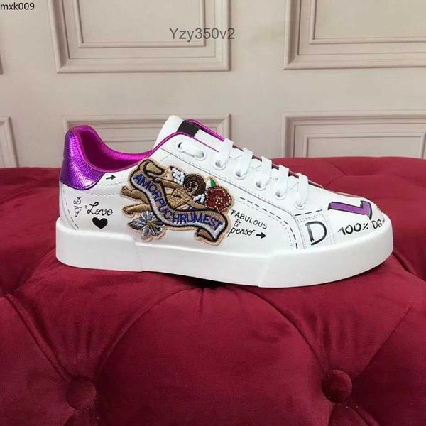 2023 luxury designer lady flat casual shoes womens travel leather lace-up sneaker cowhide fashion letters woman white brown shoe platform me
2023 luxury designer lady flat casual shoes womens travel leather lace-up sneaker cowhide fashion letters woman white brown shoe platform me