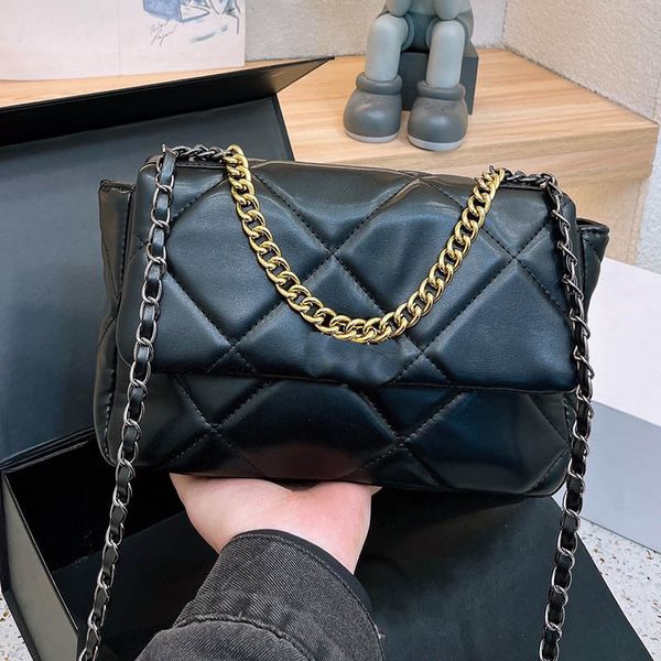 black 19 classic flap women shoulder bag quilted retro luxury handbag metal portable suitcase designer crossbody multi pochettes trend fanny
black 19 classic flap women shoulder bag quilted retro luxury handbag metal portable suitcase designer crossbody multi pochettes trend fanny