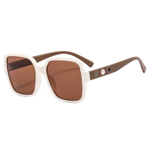 xiaoxiangfeng new style pearl mountain camellia love tiktok live network red sunglasses female fashion glasses, White;black
xiaoxiangfeng new style pearl mountain camellia love tiktok live network red sunglasses female fashion glasses, White;black