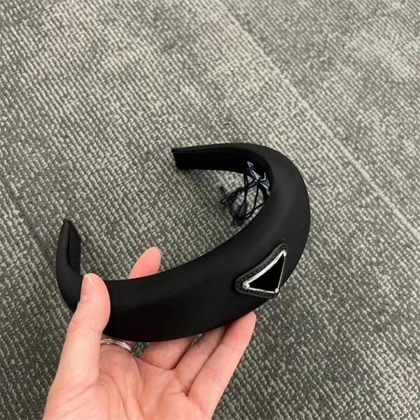 personality oversize nylon leather headbands for girls fabric surface temperament metal tag hairband wide brimmed spring winter designer hea, Silver
personality oversize nylon leather headbands for girls fabric surface temperament metal tag hairband wide brimmed spring winter designer hea, Silver