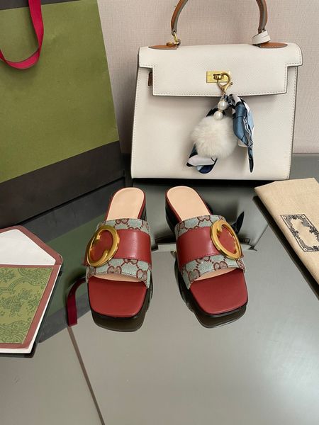 2023 designer slippers women luxury genuine leather sandals summer flat slipper metal logo sheepskin fashion beach shoes 35-41 with box, Black
2023 designer slippers women luxury genuine leather sandals summer flat slipper metal logo sheepskin fashion beach shoes 35-41 with box, Black