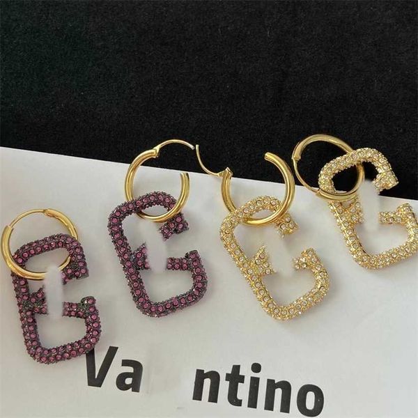 2023 designer huaxx tianjia new full diamond natural decorative face large v-letter brass material temperament simple earrings, Golden
2023 designer huaxx tianjia new full diamond natural decorative face large v-letter brass material temperament simple earrings, Golden