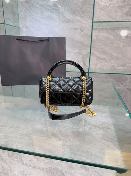 original cowhide single shoulder bag crossbody bag double handle handbag fashion bag chain bag large capacity travel bag gold button casual
original cowhide single shoulder bag crossbody bag double handle handbag fashion bag chain bag large capacity travel bag gold button casual