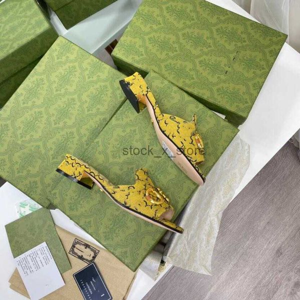 fashion women sandals genuine leather slippers summer flat stylist slides ladies beach sandal party wedding slipper with box, Black
fashion women sandals genuine leather slippers summer flat stylist slides ladies beach sandal party wedding slipper with box, Black
