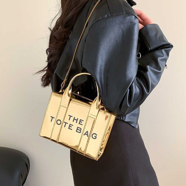 summer new fashion patent leather glossy single shoulder bag senior sense of handbag luxury design crossbody 0318
summer new fashion patent leather glossy single shoulder bag senior sense of handbag luxury design crossbody 0318