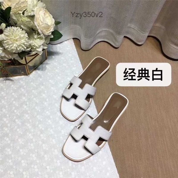 2023 luxury designer leather shoes orange classic sandals ladies summer flat slipper outdoor beach woman flip flops for 35-42 mkjk894855
2023 luxury designer leather shoes orange classic sandals ladies summer flat slipper outdoor beach woman flip flops for 35-42 mkjk894855