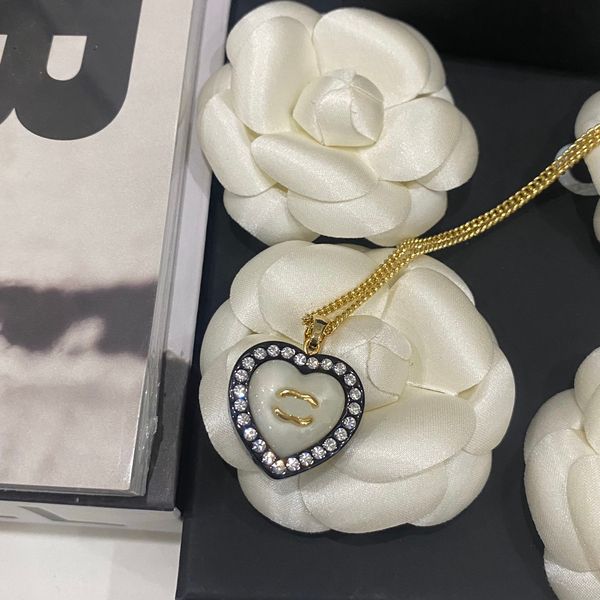 luxury designer black love pendant necklaces stamp never fade diamond gold women necklace leather chain copper original customization for wo, Silver
luxury designer black love pendant necklaces stamp never fade diamond gold women necklace leather chain copper original customization for wo, Silver