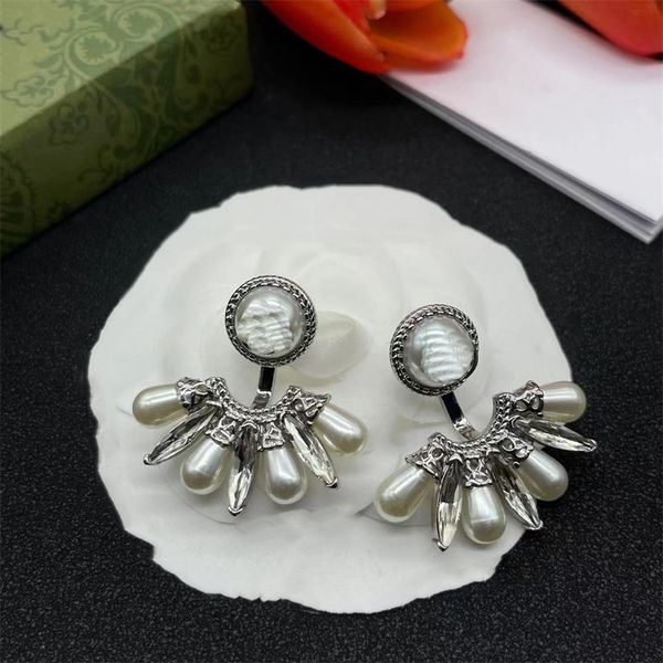 designer earring letter double g logo stud earing luxury women fashion hoop jewelry metal ggity crystal pearl earring cjeweler 2632, Golden;silver
designer earring letter double g logo stud earing luxury women fashion hoop jewelry metal ggity crystal pearl earring cjeweler 2632, Golden;silver