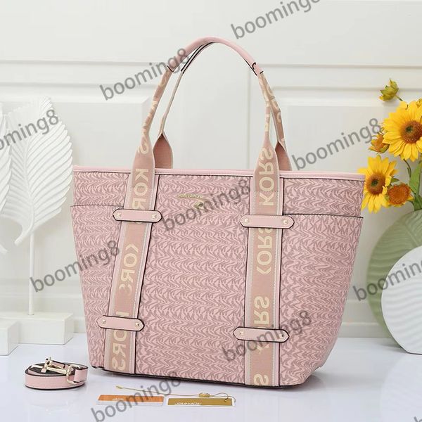 designer handbag shopping handbag women's luxury messenger bag wallet gold and silver hardware leather messenger bag
designer handbag shopping handbag women's luxury messenger bag wallet gold and silver hardware leather messenger bag