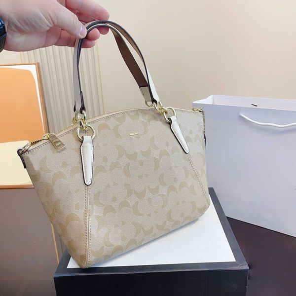 tote bag totes c letter luxurys designers bag women designers handbags large shopping bags wallet lady cross body purses 230223
tote bag totes c letter luxurys designers bag women designers handbags large shopping bags wallet lady cross body purses 230223