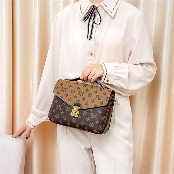 designers crossbody bag women handbag pochette messenger bags oxidizing leather metis elegant shoulder bags crossbody bag
designers crossbody bag women handbag pochette messenger bags oxidizing leather metis elegant shoulder bags crossbody bag
