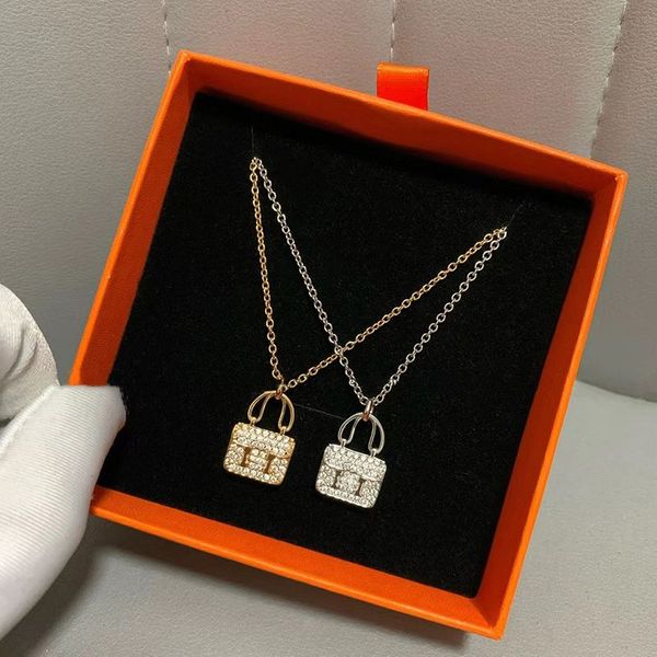 classic men's and women's h necklace fashion designer titanium steel necklace valentine's day gift luxury jewelry, Silver
classic men's and women's h necklace fashion designer titanium steel necklace valentine's day gift luxury jewelry, Silver