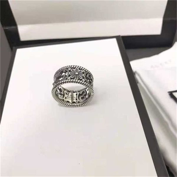 2023 designer new fashion jewelry zhigujia 925 silver double carved daisy, couple ring, same for men and women
2023 designer new fashion jewelry zhigujia 925 silver double carved daisy, couple ring, same for men and women