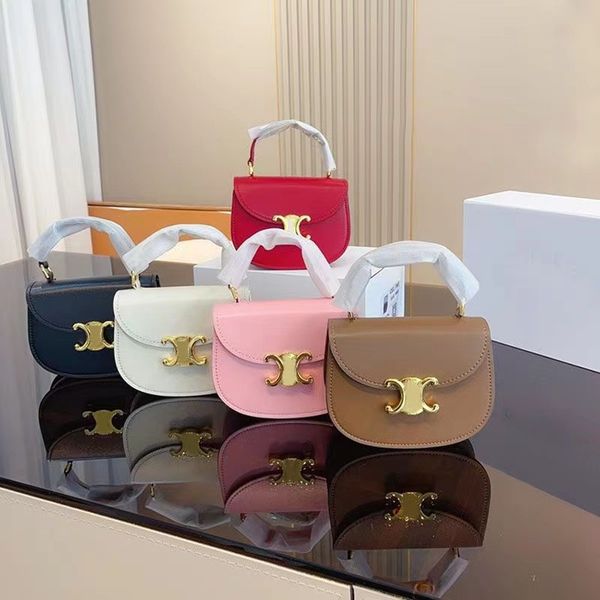 high-end leather handbag women's shoulder crossbody bags purse fashion design semicircle portable tote saddles bag portable oblique bod
high-end leather handbag women's shoulder crossbody bags purse fashion design semicircle portable tote saddles bag portable oblique bod