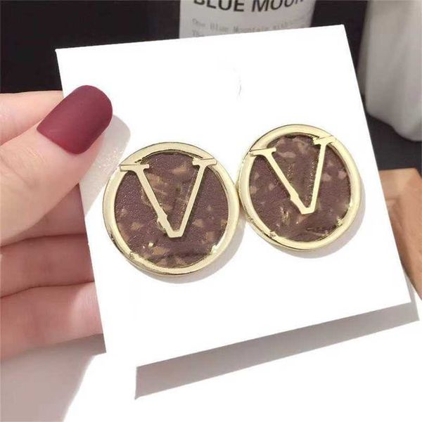 2023 designer new korean new fashion versatile leather metal letter earrings exaggerated silver needle earrings female, Golden
2023 designer new korean new fashion versatile leather metal letter earrings exaggerated silver needle earrings female, Golden