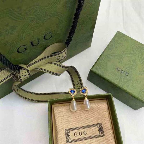 2023 designer new family gujia fashion blue inlaid rhinestone letter double tassel pearl earrings, Golden
2023 designer new family gujia fashion blue inlaid rhinestone letter double tassel pearl earrings, Golden