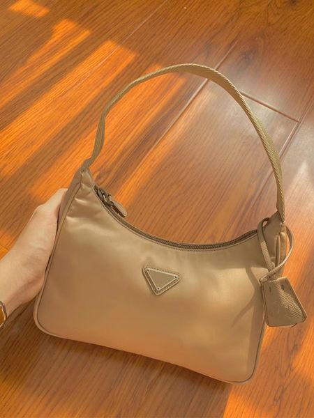 women's saffiano reedition nylons shoulder bag luxury the tote handbag prad beach envelope crossbody designer bag man canvas pink clutc
women's saffiano reedition nylons shoulder bag luxury the tote handbag prad beach envelope crossbody designer bag man canvas pink clutc