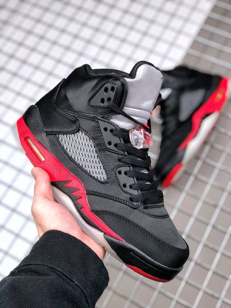 new release basketball shoes mens jumpman 5s satin bred colorway black red men outdoor sneaker trainers jumpman v designer sports sneakers
new release basketball shoes mens jumpman 5s satin bred colorway black red men outdoor sneaker trainers jumpman v designer sports sneakers