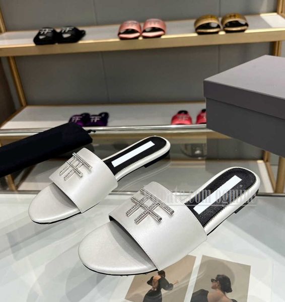 slippers designer letter slippers slides metal diamond shiny stamped crocodile leather tf slide round toe shape tom tfs flat sole mule ford, Black
slippers designer letter slippers slides metal diamond shiny stamped crocodile leather tf slide round toe shape tom tfs flat sole mule ford, Black