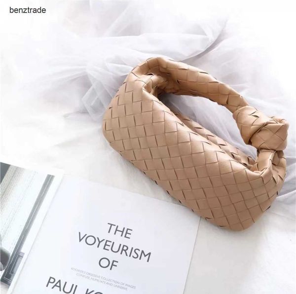 bottegs venets jodie commuter handbag 2022 new lg knitting knotted pleated dumpling asigo oxhorn single shoulder underarm portable
bottegs venets jodie commuter handbag 2022 new lg knitting knotted pleated dumpling asigo oxhorn single shoulder underarm portable
