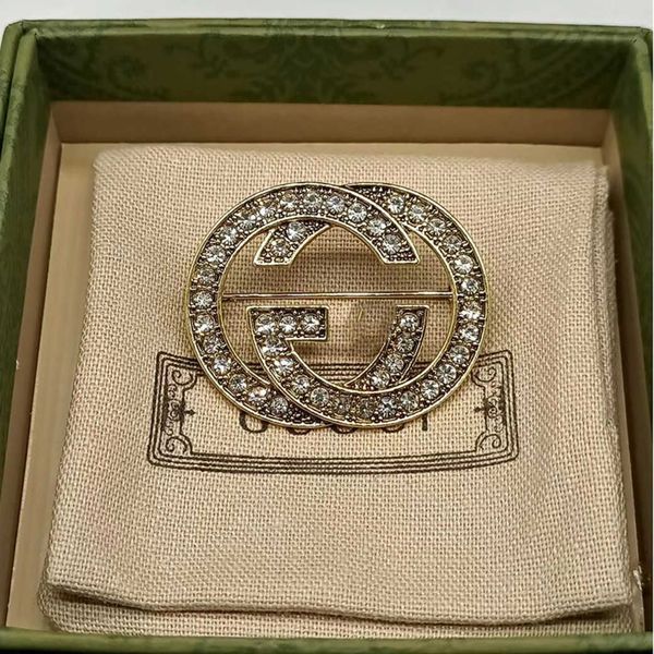 factory wholesale 2023 new luxury fashion jewelry for family antique gold double brooch female diamond suit coat sweater accessories corsage, Gray
factory wholesale 2023 new luxury fashion jewelry for family antique gold double brooch female diamond suit coat sweater accessories corsage, Gray