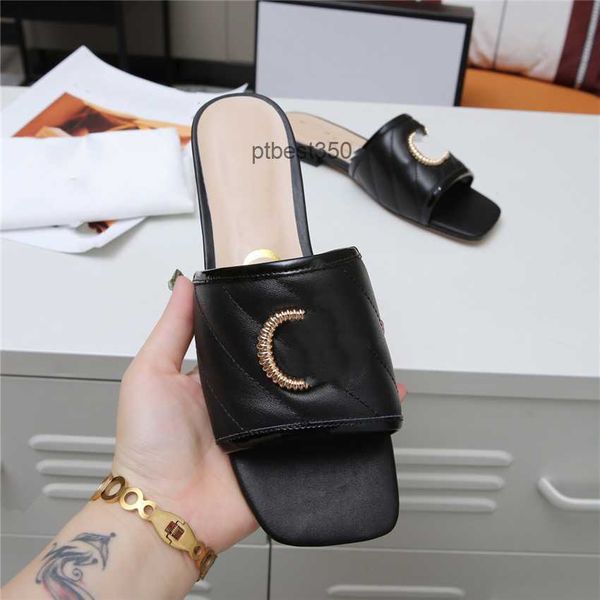 fashion slippers 2023 luxury design summer ggity men and women flat shoes thick sole leather rubber letter casual cartoon slippers 04-08, Black
fashion slippers 2023 luxury design summer ggity men and women flat shoes thick sole leather rubber letter casual cartoon slippers 04-08, Black