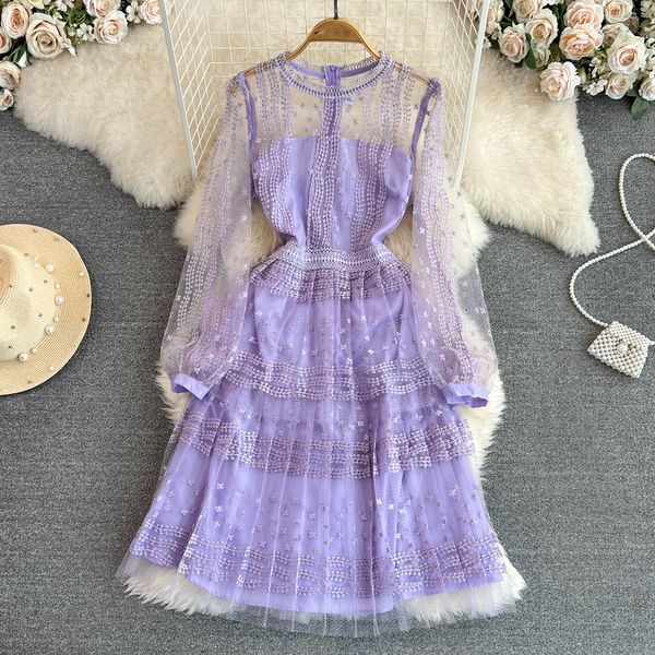 spring and autumn 2023 retro court style dress round neck lace splice waist slim a-line mesh embroidery dress, Black;gray
spring and autumn 2023 retro court style dress round neck lace splice waist slim a-line mesh embroidery dress, Black;gray