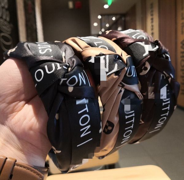women hair hoop fabric headband cloth letter hairpin face wash bump color knot wide edge hair hoop simple fashion hair accessories wholesale, Black;brown
women hair hoop fabric headband cloth letter hairpin face wash bump color knot wide edge hair hoop simple fashion hair accessories wholesale, Black;brown