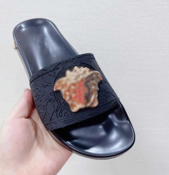 slippers luxury designer slide slippers summer sandals men beach indoor flat flip flops leather lady women fashion classic shoes ladies size, Black
slippers luxury designer slide slippers summer sandals men beach indoor flat flip flops leather lady women fashion classic shoes ladies size, Black