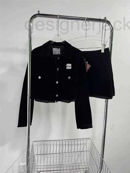 women's tracksuits designer early spring new small short metal button letter embroidery velvet casual polo coat high waist skirt set ea, Gray
women's tracksuits designer early spring new small short metal button letter embroidery velvet casual polo coat high waist skirt set ea, Gray