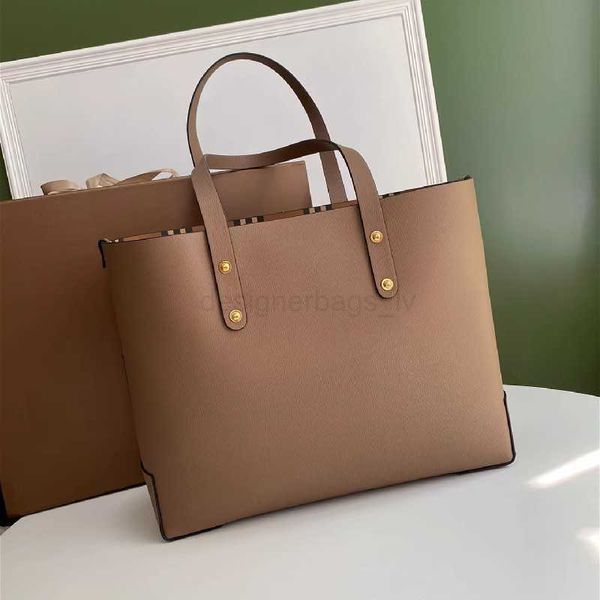 7a tote ladies hand bucket bag luxury designer handbag leather classic fashion retro plaid warhorse shopping bag large capacity
7a tote ladies hand bucket bag luxury designer handbag leather classic fashion retro plaid warhorse shopping bag large capacity